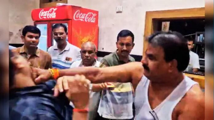 Shinde-mla-sanjay-gaikwad-beatan-akashwani-canteen-operator-for-poor-quality-food