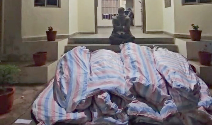 6a82921a-437e-4851-b809-34d1302a0a68