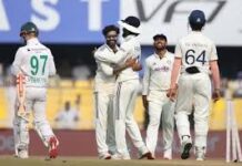 દક્ષિણ આફ્રિકાએ ૨૫ વર્ષ જૂનો ઇતિહાસ પુનરાવર્તન કર્યો, બીજી ટેસ્ટમાં ભારતને ૪૦૮ રનથી કચડી નાખ્યું દક્ષિણ આફ્રિકાની ટીમ ૨૫ વર્ષ જૂના ઇતિહાસનું પુનરાવર્તન કરવામાં સફળ રહી. અગાઉ, દક્ષિણ આફ્રિકાએ ૨૦૦૦ માં ભારતમાં ટીમ યુકતીને ક્લીન સ્વીપ કરી હતી.