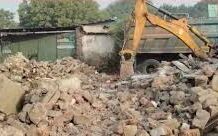 ભાવનગરમાં ૩૦ જેટલા દબાણો, બે ધાર્મિક સ્થળો પર ચાલ્યું દાદાનું બુલડોઝર