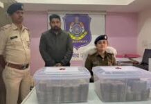 રતનપુર ચેકપોસ્ટ પર ૧.૫ કરોડની રોકડ સાથે ઝડપાયો યુવક, કારના બોનેટમાં છુપાવેલા હતા