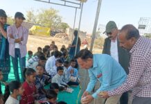 સા.કુંડલામાં ખેતાણી પરિવાર દ્વારા મકરસંક્રાંતિ પર્વ નિમિત્તે બાળકોને ચીકીનું વિતરણ કરાયું