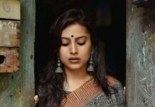 રાત્રે ચોરાનો ચોક હકડેઠક ભર્યો હતો