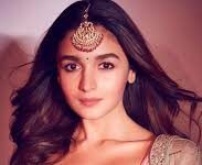 બાફ્ટામાં પહોંચ્યા પછી આલિયાને ટીકાનો સામનો પણ કરવો પડ્યો