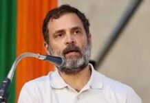 કામ ટીમવર્ક દ્વારા થાય છે. એક ખેલાડી મેચ જીતી શકતો નથી. કોઈ પણ નેતા પાર્ટીથી મોટો નથી