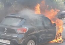 ગોંડલ SRP કેમ્પ પાસે ચાલુ કારમાં ભીષણ આગઃ બે યુવાનોનો આબાદ બચાવ, મોટી હોનારત ટળી