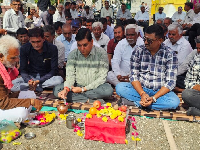 8ad7c324-5d17-40da-a876-d8086d193961