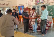 સા.કુંડલાના ધજડી પ્રા.શાળાની મુલાકાત લેતા ‘ખજૂર’ભાઈ