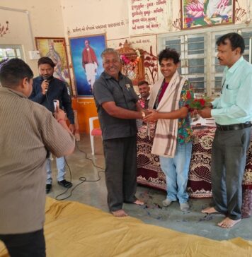 સા.કુંડલાના ધજડી પ્રા.શાળાની મુલાકાત લેતા ‘ખજૂર’ભાઈ