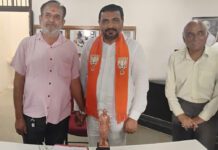 પ્રદેશ કિસાન મોરચાના પ્રમુખ કરમસદની મુલાકાતે