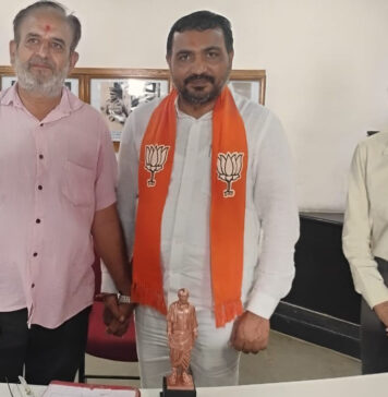 પ્રદેશ કિસાન મોરચાના પ્રમુખ કરમસદની મુલાકાતે