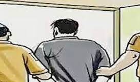 અમરેલી પેરોલ ફર્લો સ્ક્વોડ દ્વારા વિદેશી દારૂની હેરાફેરીના કેસમાં ૩ માસથી નાસતો આરોપી ઝડપાયો