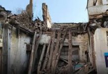 શહેરામાં દીવાલ ધરાશાયી થતા દાદી-પૌત્રનું અને દાહોદમાં વૃક્ષ પડતાં બાઈકચાલકનું મોત