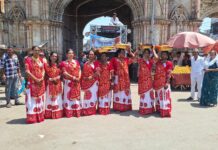 ધોરાજીમાં કિન્નર સમાજે સમશેર અલીના તકિયા ખાતે ડાડાની દરગાહ પર ચાદર ચઢાવી
