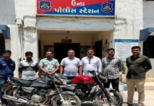 ઉના પોલીસે ગુમ થયેલી બે બાઈક મૂળ માલિકોને પરત કરી