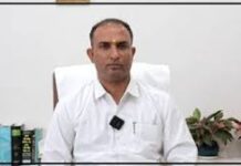 ગુજરાતના ડીજીપી કેએલએન રાવની અમદાવાદ મેટ્રોમાં મુસાફરી, પેસેન્જર્સ સાથે વાત કરી