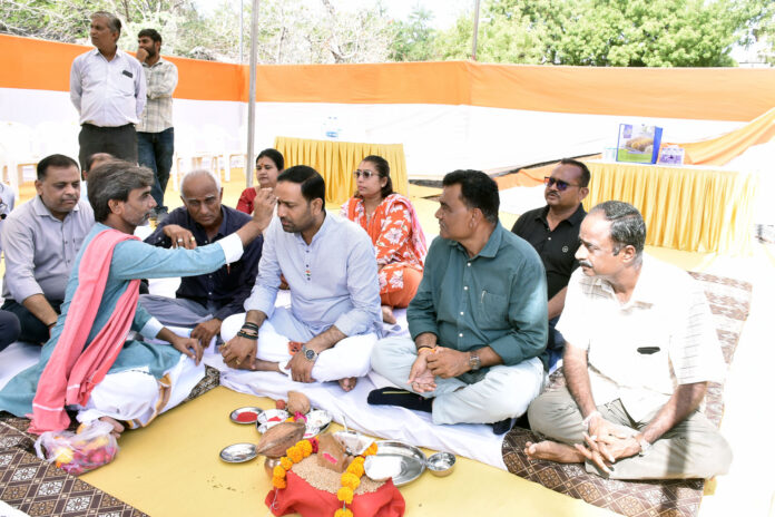 AMRELI R AND B PHOTOS (2)