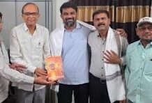 ઢસાની વિદ્યુત બોર્ડ સહકારી મંડળીએ ટીંબીની સ્વામી નિર્દોષાનંદજી હોસ્પિટલને રૂ. ૫૧,૦૦૦નું દાન આપ્યું
