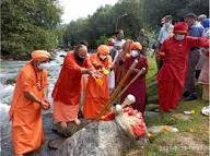 શ્રીનગરના શંકરાચાર્ય મંદિરમાં કડક સુરક્ષા વચ્ચે ‘અમરનાથ છરી મુબારક’ પૂજા યોજાઈ હતી