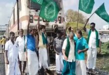 પંજાબમાં રેલ રોકો વિરોધ છ જિલ્લામાં કિસાન મજૂર મોરચા પાટા પર ઉભો રહ્યો, મોગામાં પોલીસ સાથે અથડામણ