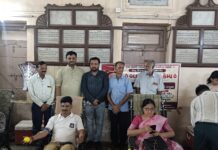 રાજુલામાં રમેશભાઈ ઓઝાના જન્મદિને રક્તદાન કેમ્પ યોજાયો